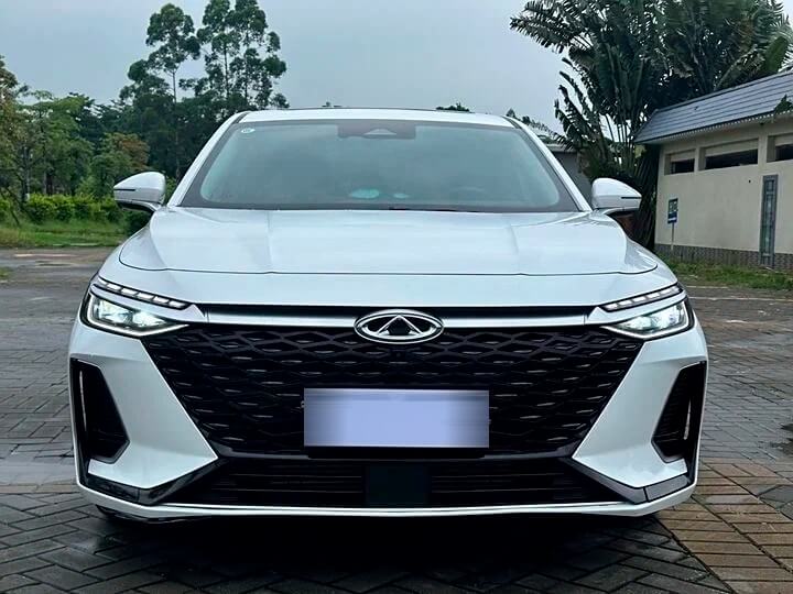 В аренду Cherry Arrizo 8